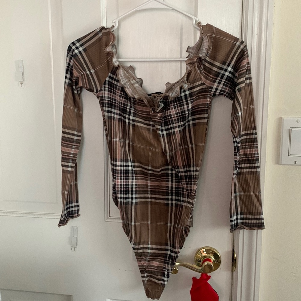Shoulder-less one piece plaid top